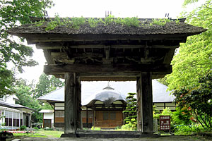 恵日寺本堂・山門の写真