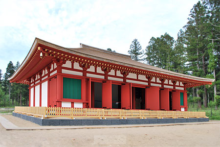 復元された慧日寺金堂