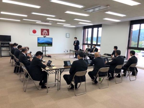 視察の様子