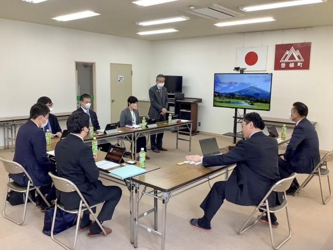 行政視察に訪れた棚倉町の皆さん