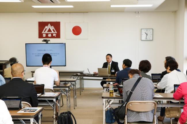 視察の様子
