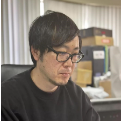 秦さん
