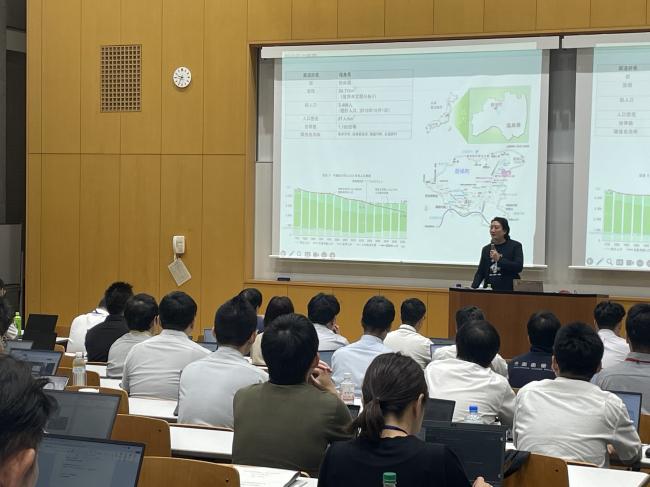自治大学校