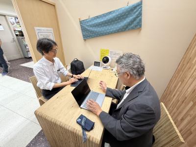 田中副町長（横）